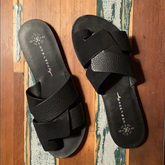 Free People Shoes - Like New! Free People Vegan Playa Sandals